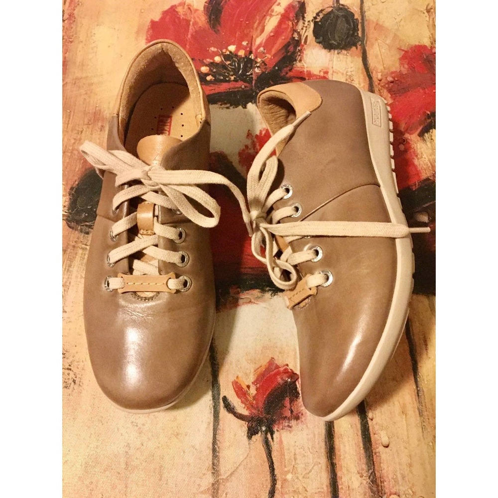 Pikolinos Leather Loafers ins European Size 37